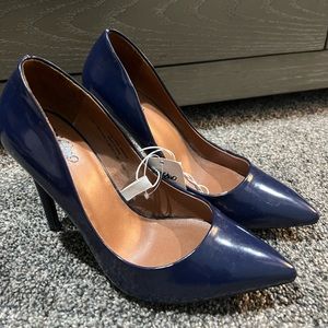 NWT Mission Blue Pumps Size 6.5